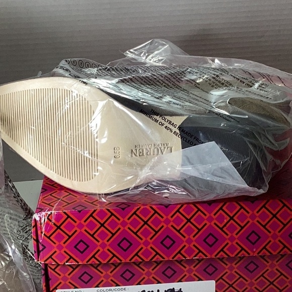 Racquel Womens Pointed Toe Leather Booties. Note: Wrong Box - Picture 8 of 8